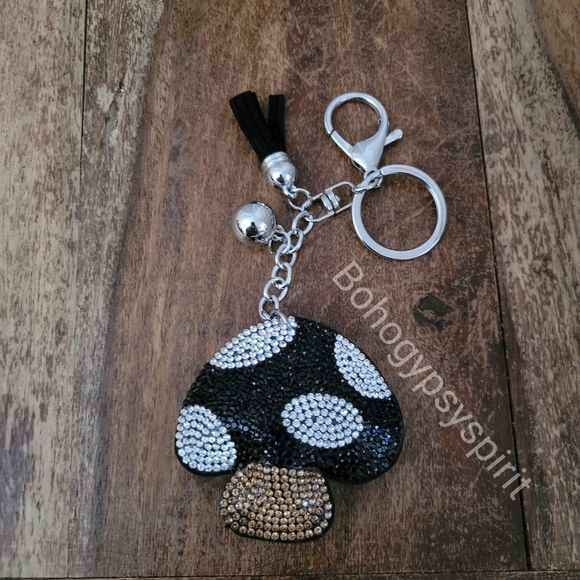 🍄 Mushroom Crystal Rhinestone Keychain Bag Charm With Black Tassel - Picture 5 of 12